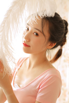 首长含着她的胸挺进柔软里